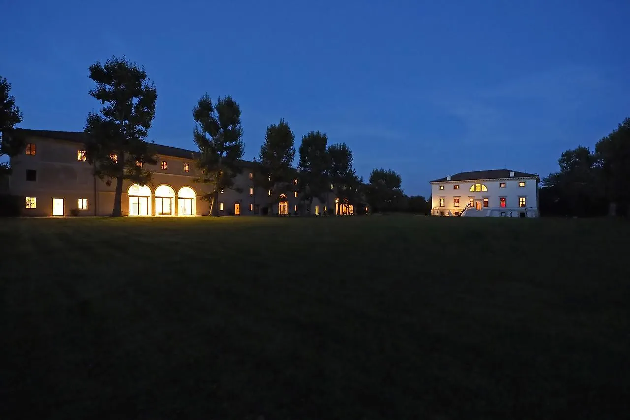 La Barchessa Di Villa Pisani Lonigo